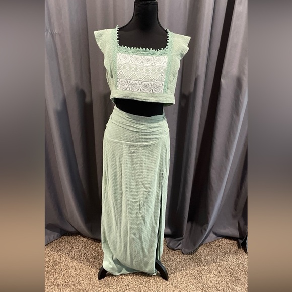 Free People Dresses & Skirts - Free people county line, matching crop top and maxi skirt size XL